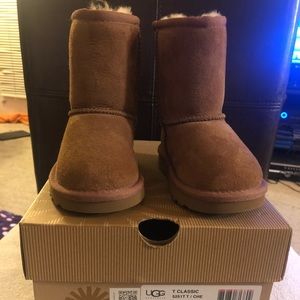 UGG Boots (7c) used (Chestnut color)